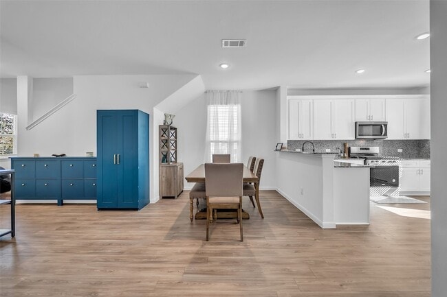 Building Photo - 7306 Madison Cmns Ln