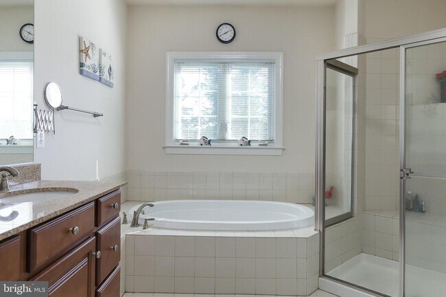 Building Photo - 42607 Offenham Terrace