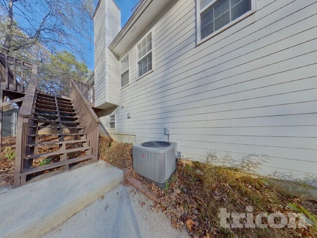 Building Photo - 136 Brookside Way