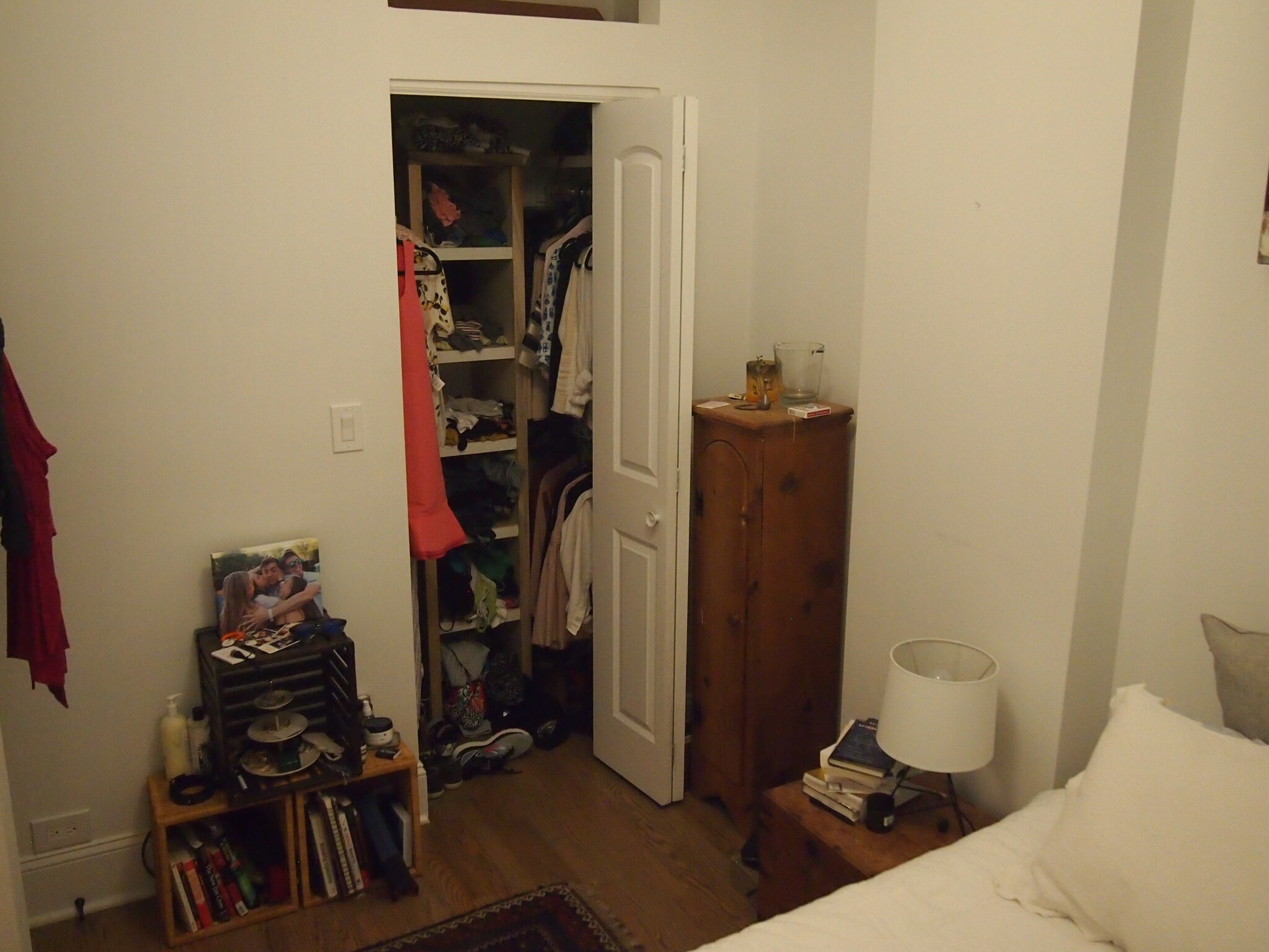 Bed 2 - 1517 N Bell Ave