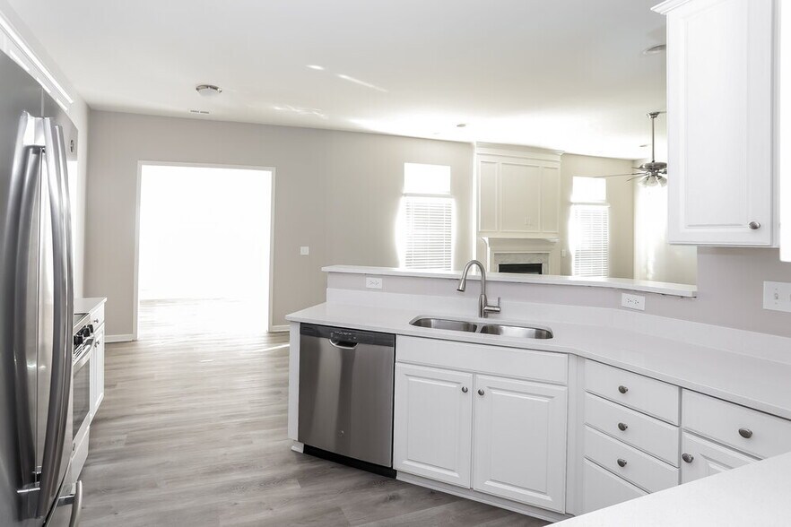 Building Photo - 12224 Wallace Ridge Dr