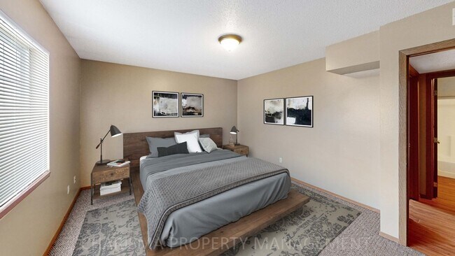 Building Photo - 2, BD IN BRANDON, JUST MINUTES FROM SF. CE...