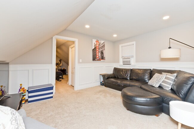 Building Photo - 2451 W Haddon Ave