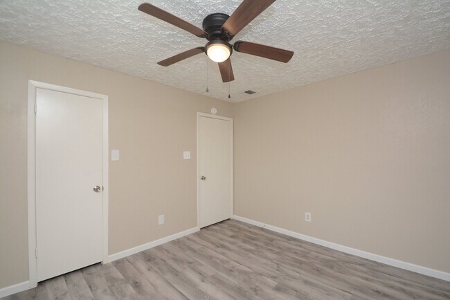 Building Photo - 16335 Quail Echo Dr