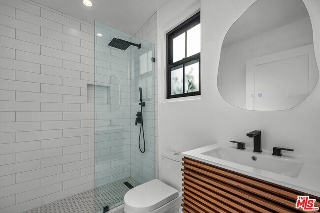 Building Photo - 920 Spaulding Ave