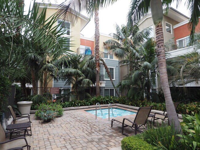 Soak in the jacuzzi - 2349 Jefferson St