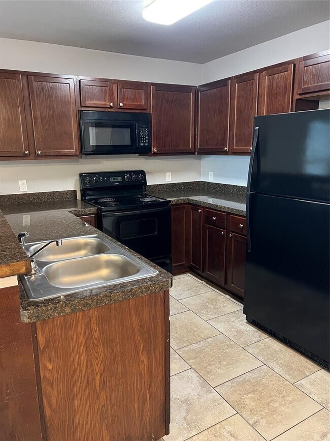 Building Photo - 1036 Drover's Cove