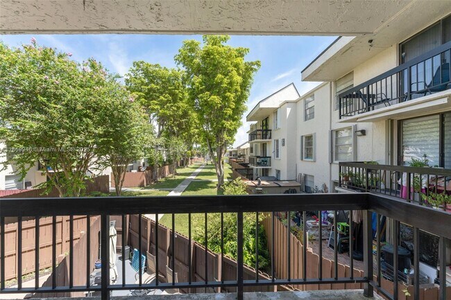 Building Photo - 8307 SW 142nd Ave