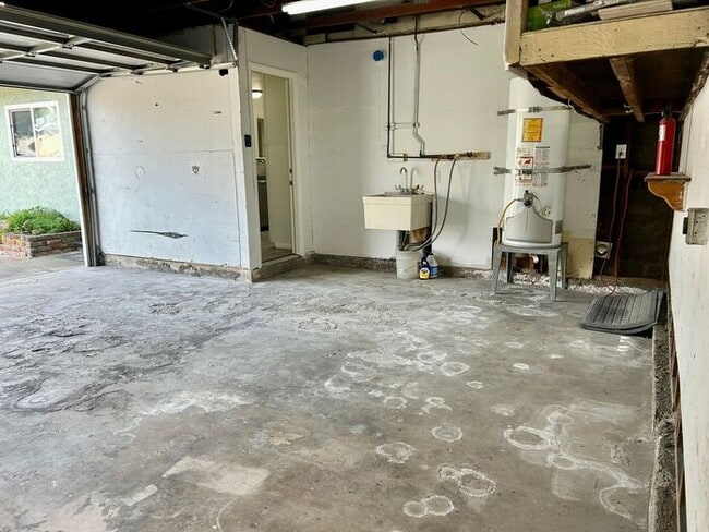 Building Photo - FANTASTIC 4BD 1&3/4BA HOUSE FOR LEASE ON CUL-DE-SAC!