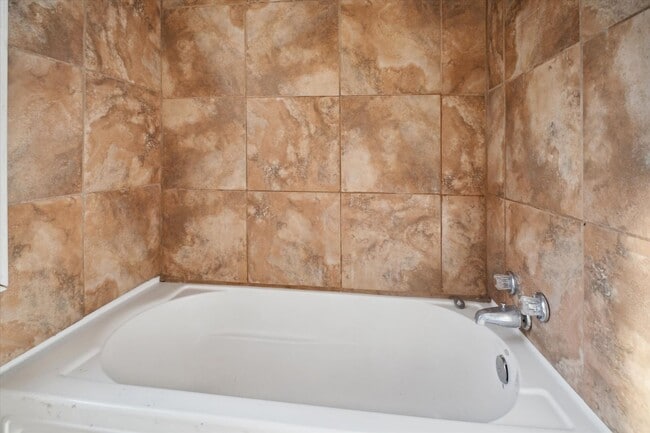 Building Photo - 1349 W 87th St