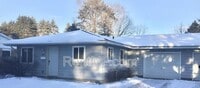 Building Photo - 913 Mulberry Ln