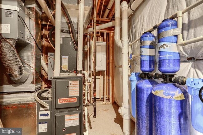 Building Photo - 13605 Otono Dr