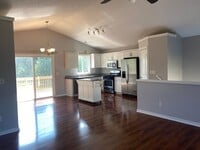 Building Photo - Spacious 5-Bedroom Home on Quiet Cul-de-Sac – Northeast Grand Rapids – Pet Friendly!