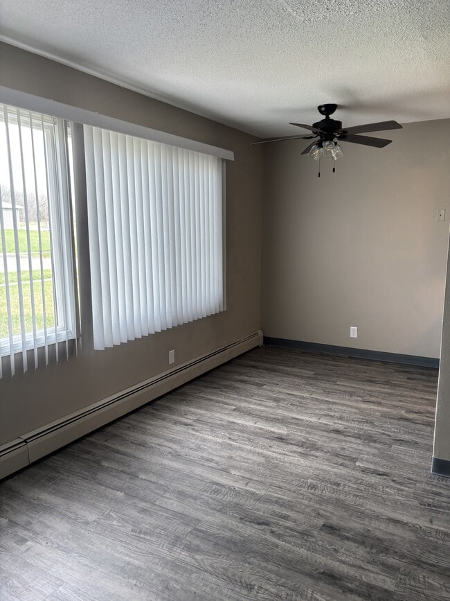 Building Photo - 1705 Edgewood Dr NW