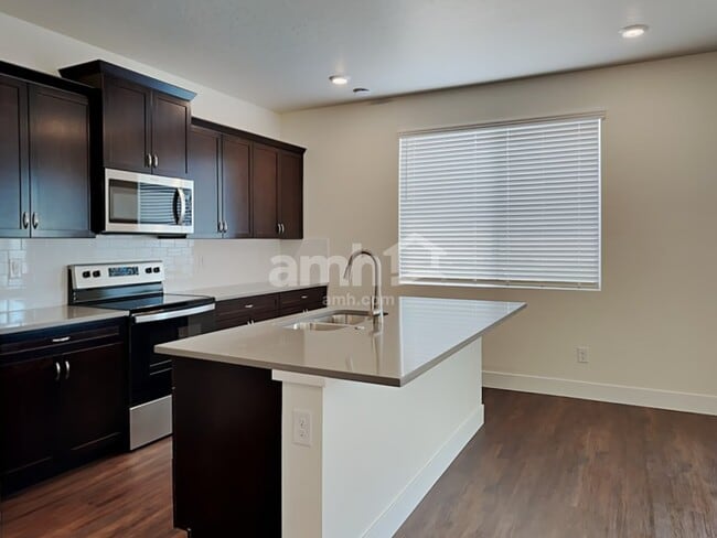 Building Photo - 9464 Clancey St