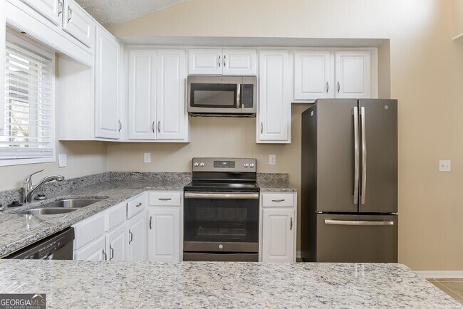 Building Photo - 3833 Chimney Mill Trail