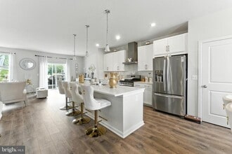 Building Photo - 406 Honeyberry Ln