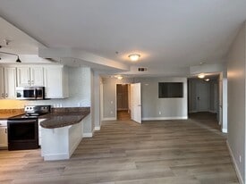 Building Photo - 235 Market St