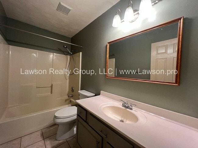 Building Photo - Nature Lover's Paradise in Serene Setting