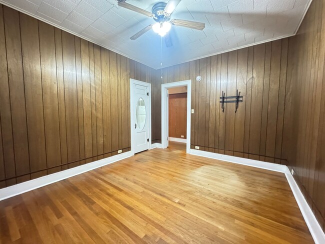 Building Photo - Spacious Home close to LA Tech