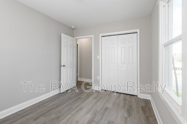 Building Photo - 1808 Mansion Avenue