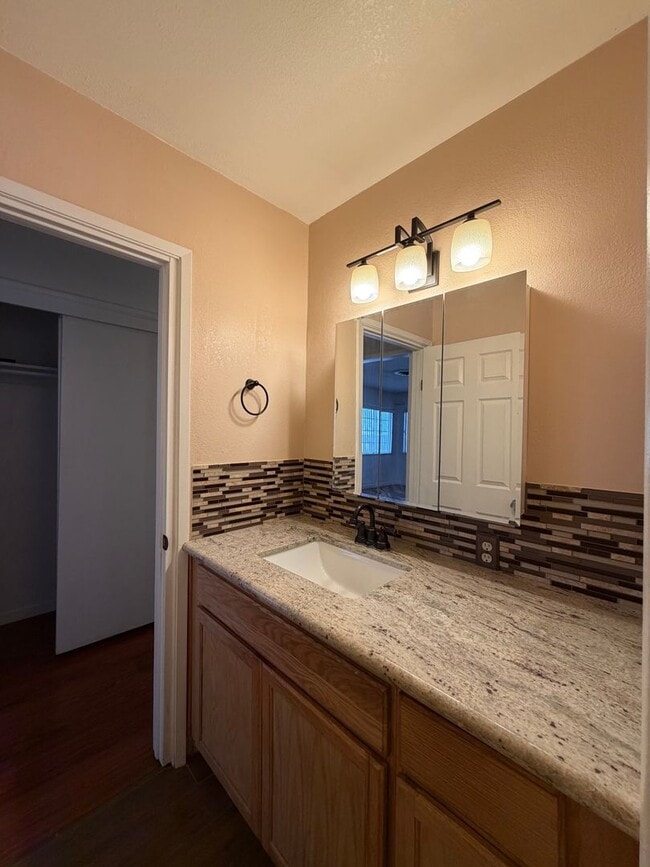 Building Photo - 3 Bedroom 2 Bathroom House on Corner Lot with 2 Car Garage Locate din Irwin Estates