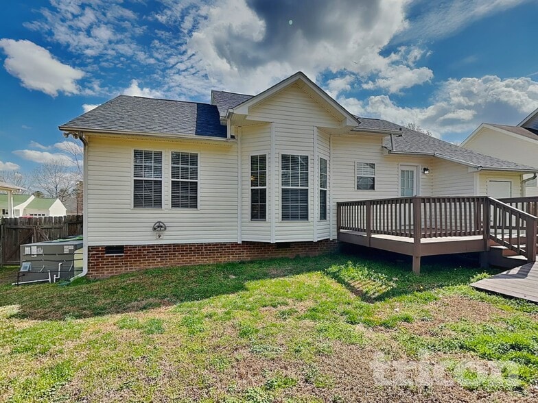 Building Photo - 305 Aqua Marine Ln