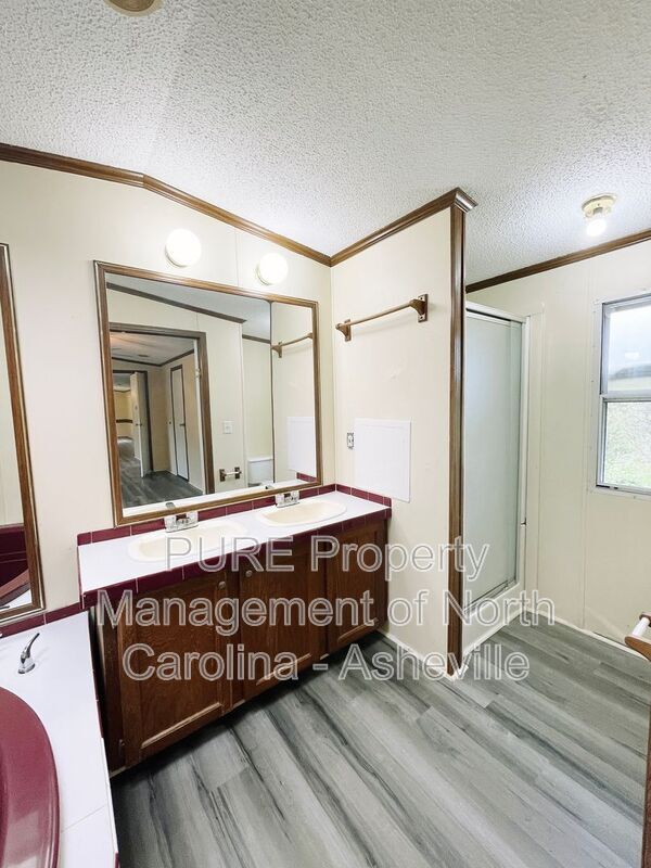 Building Photo - 61 Page Dr