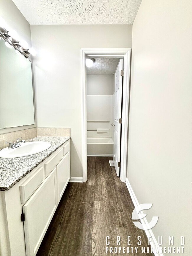 Building Photo - Adorable 3 Bedroom 2 Bathroom House Ready for Move In