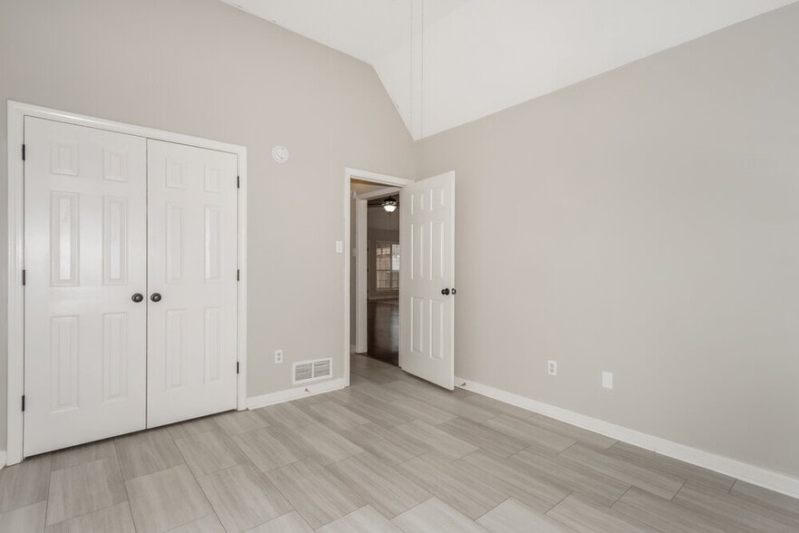 Building Photo - 3135 Quartz Dr