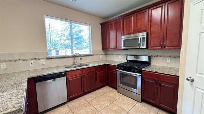 Building Photo - 2211 Bent Bow Dr