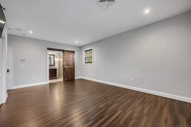 Building Photo - 46 West St