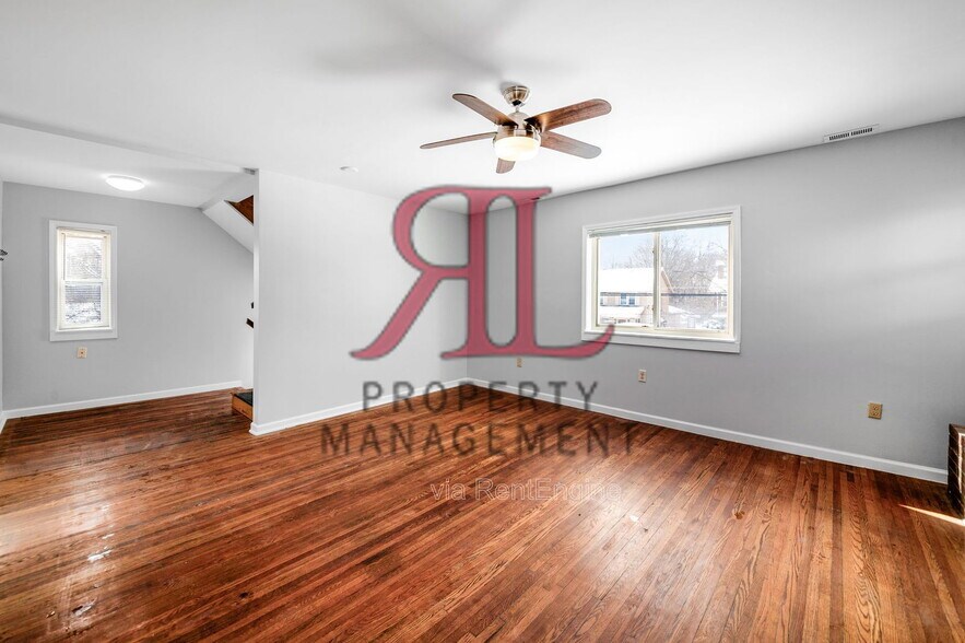 Building Photo - 722 Sheridan Ave