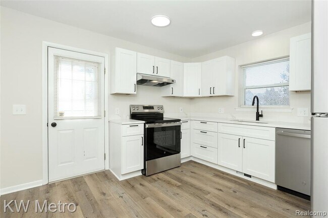 Building Photo - 2116 Garfield St