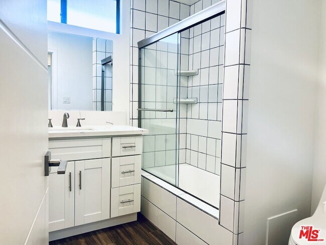 Building Photo - 532 El Dorado St