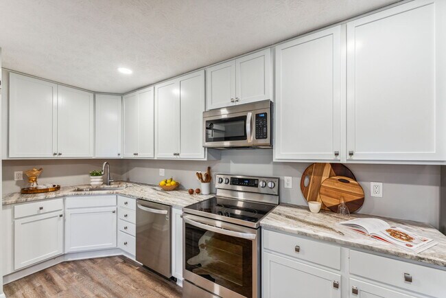 Building Photo - 4554 Moraine Ave