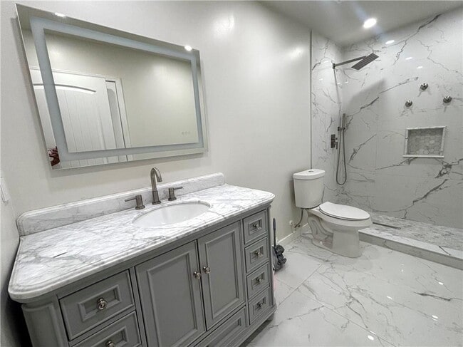 Building Photo - 8389 Regent St