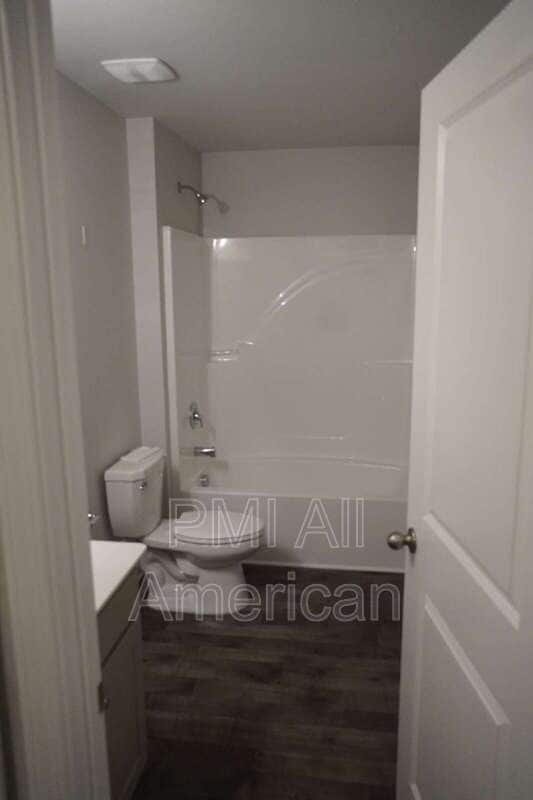 Building Photo - 289 Greenbay St