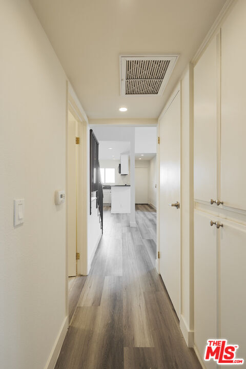 Building Photo - 6212 Fulton Ave