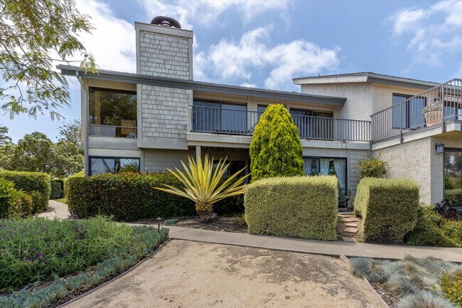 Building Photo - 6667 La Jolla Scenic S Dr