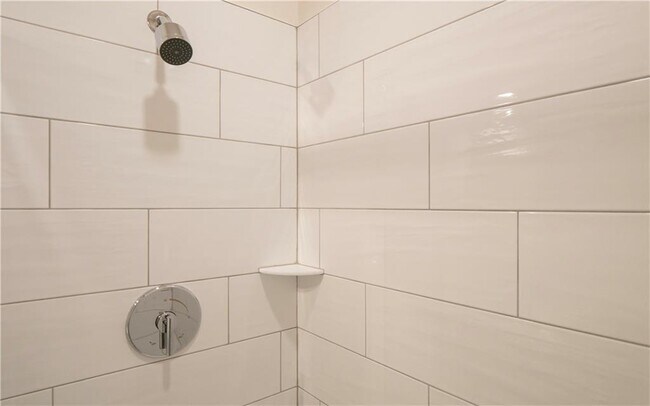 Building Photo - 15 Cranston Ave