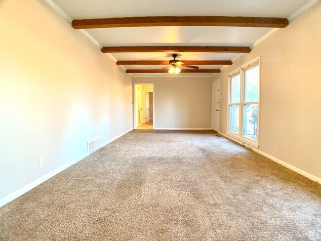 Building Photo - 30 Bunker Hill Rd