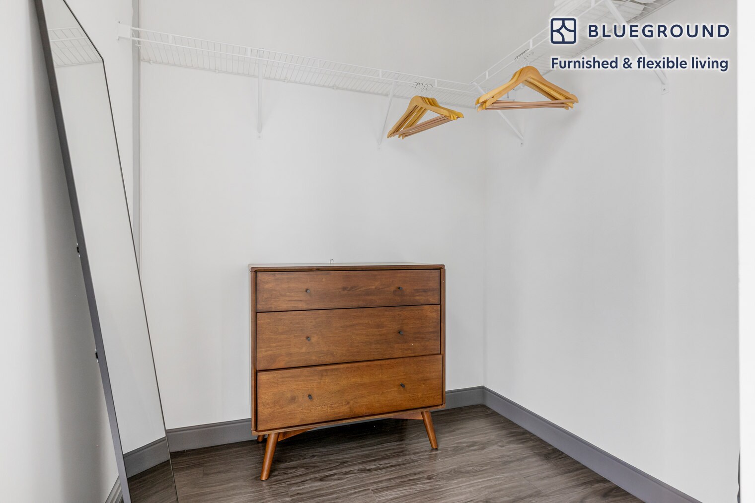 Building Photo - 215 W Lake St