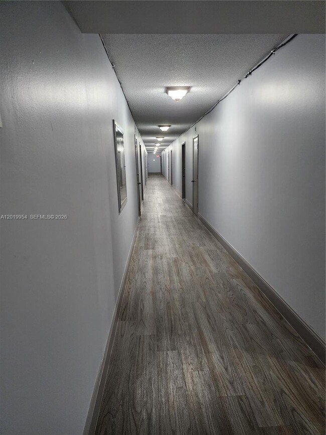 Building Photo - 3161 S Ocean Dr