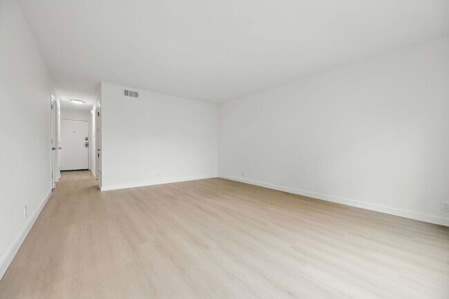 Building Photo - 774 9th Ave