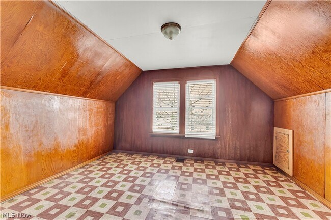 Building Photo - 8906 Jeffries Ave