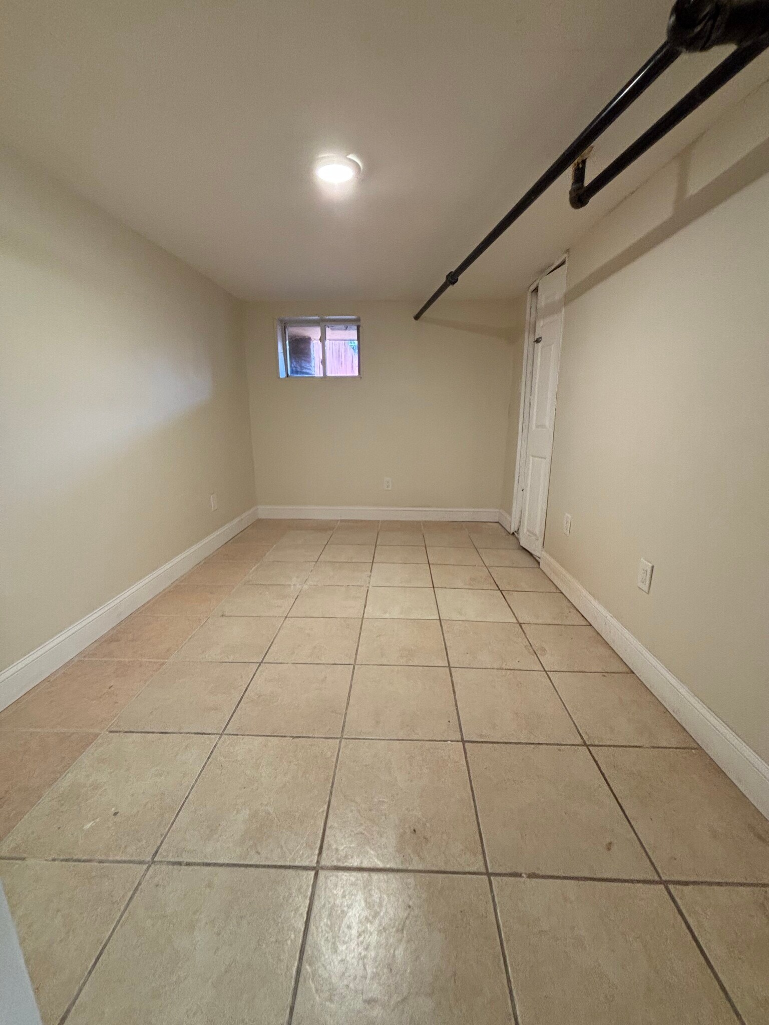 Building Photo - 214 S 11th St