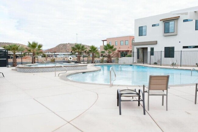 Building Photo - 2249 N Coral Canyon Blvd
