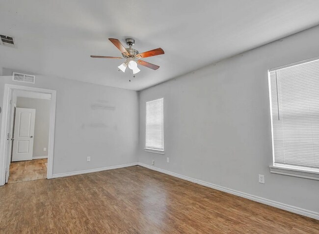 Building Photo - Cute 4 Bedroom close to Texas Tech