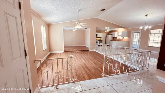 Building Photo - 301 Nesbitt St